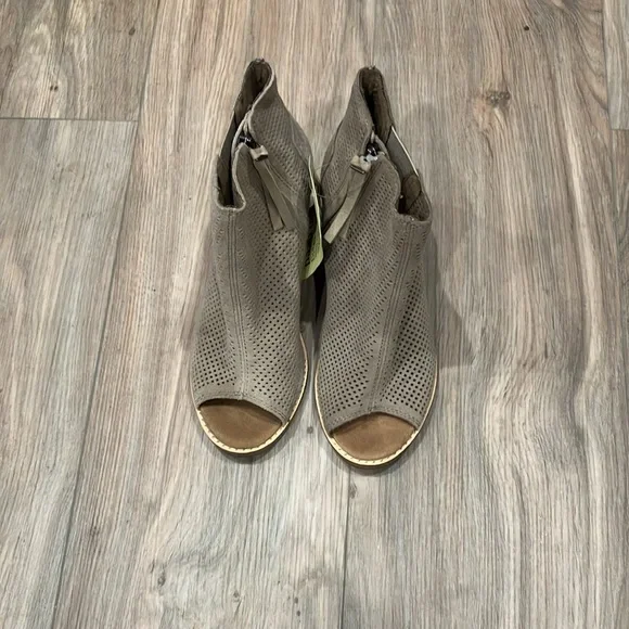 NWT LADIES TOMS MAJORCA PEEP TOE BOOTS SIZE 5.5 - Picture 6 of 8